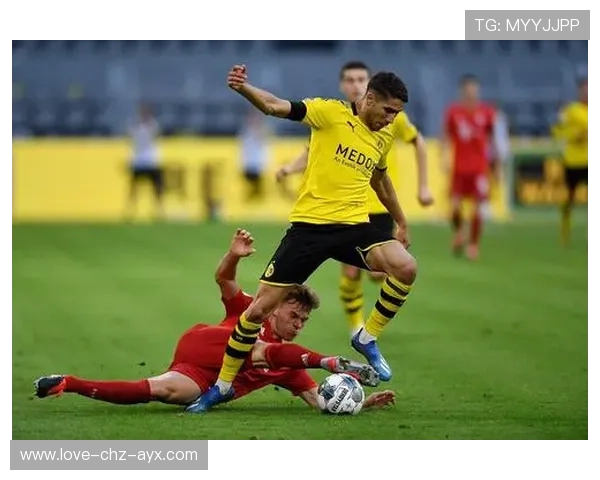 多特持续施压，对方防线疲态尽显